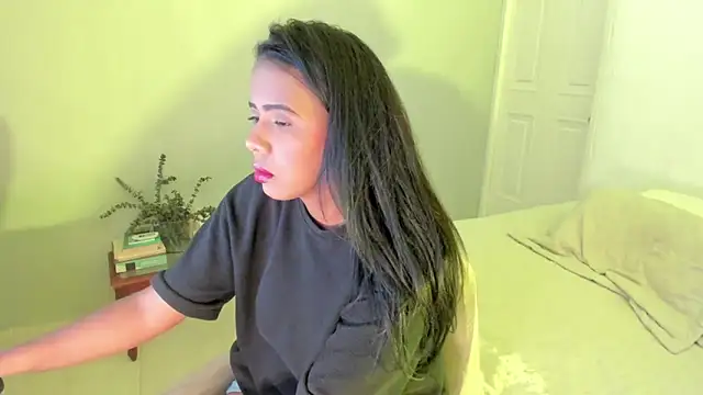 Snapshot of rosaaliiaa1 chatting on October 31, 4:19 pm rosaaliiaa1 online show from October 31, 4:19 pm