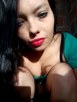 Snapshot of Melanymartinez105 chatting on September 20, 10:11 pm Melanymartinez105 online show from September 20, 10:11 pm