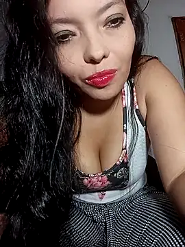 Snapshot of Melanymartinez105 chatting on November 2, 2:58 am Melanymartinez105 online show from November 2, 2:58 am
