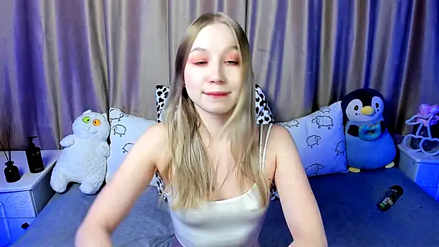 Snapshot of LilyStarlight chatting on December 14, 5:40 am LilyStarlight online show from December 14, 5:40 am