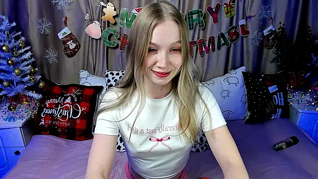 Snapshot of LilyStarlight chatting on January 1, 7:41 am LilyStarlight online show from January 1, 7:41 am