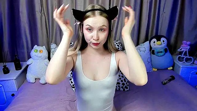 Snapshot of LilyStarlight chatting on January 4, 7:13 am LilyStarlight online show from January 4, 7:13 am