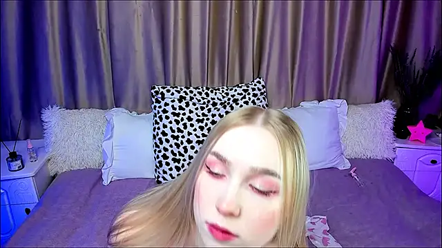 Snapshot of LilyStarlight chatting on September 14, 3:49 am LilyStarlight online show from September 14, 3:49 am