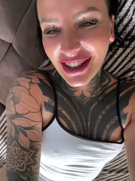 InkedBiitch online show from September 15, 8:03 am
