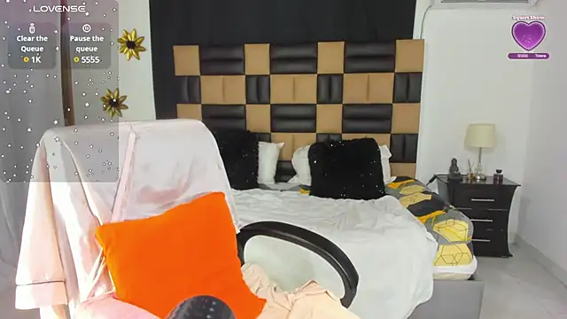 Snapshot of BarbieKano chatting on January 13, 11:17 pm BarbieKano online show from January 13, 11:17 pm