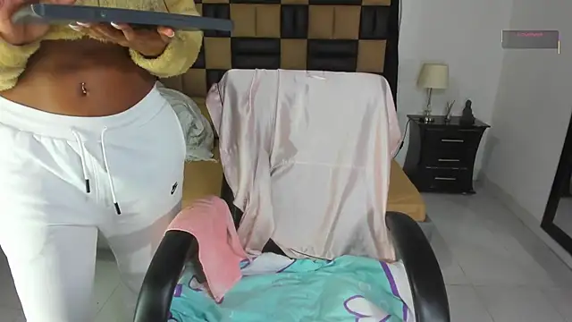 Snapshot of BarbieKano chatting on September 30, 11:43 pm BarbieKano online show from September 30, 11:43 pm