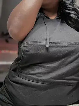 NikkiNoelanii online show from February 15, 9:48 pm