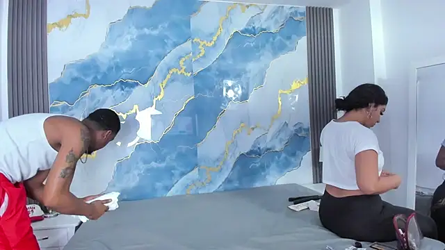 Snapshot of Kylieandjhonny chatting on November 15, 9:32 pm Kylieandjhonny online show from November 15, 9:32 pm