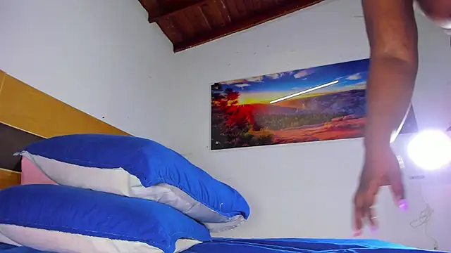  ebony-queen  online show from February 4, 12:00 pm