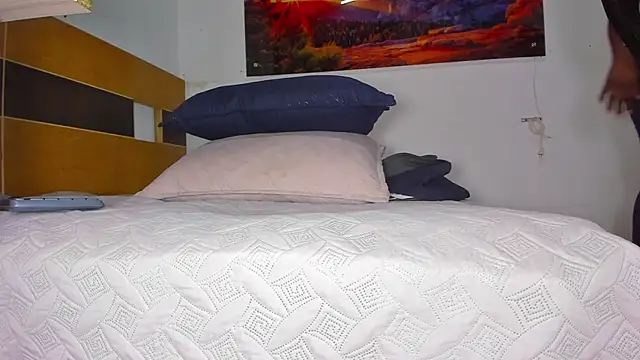  ebony-queen  online show from March 21, 11:55 am