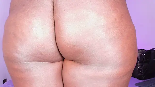  ebony-queen  online show from March 21, 3:11 am