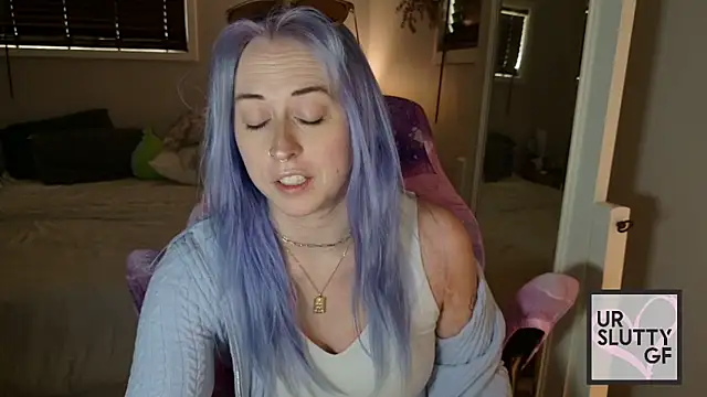 Snapshot of ursluttygf chatting on May 31, 4:14 pm ursluttygf online show from May 31, 4:14 pm