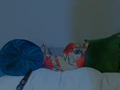 Snapshot of MissParis26 chatting on October 14, 8:53 pm MissParis26 online show from October 14, 8:53 pm