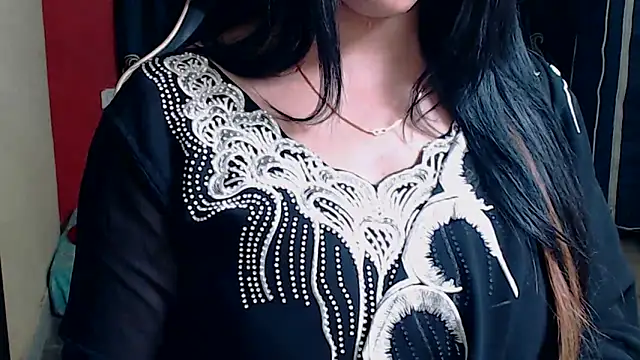 Snapshot of Naiaa-mylove chatting on October 24, 7:49 am Naiaa-mylove online show from October 24, 7:49 am