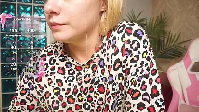 01 lili 01 online show from December 7, 12:02 pm