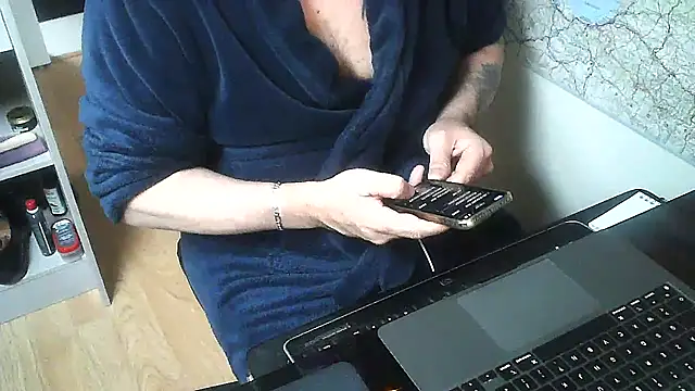 Snapshot of DUDURA@xh chatting on January 13, 8:26 am DUDURAxh online show from January 13, 8:26 am