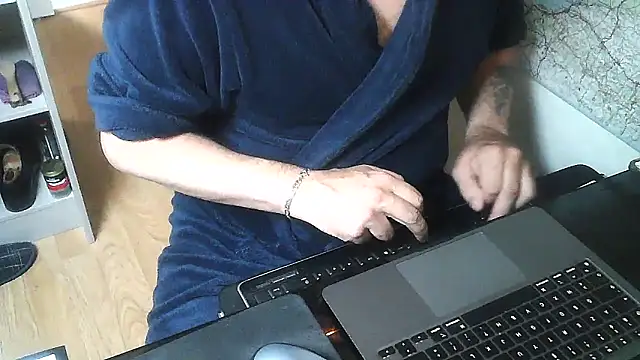 Snapshot of DUDURA@xh chatting on November 4, 7:40 am DUDURAxh online show from November 4, 7:40 am