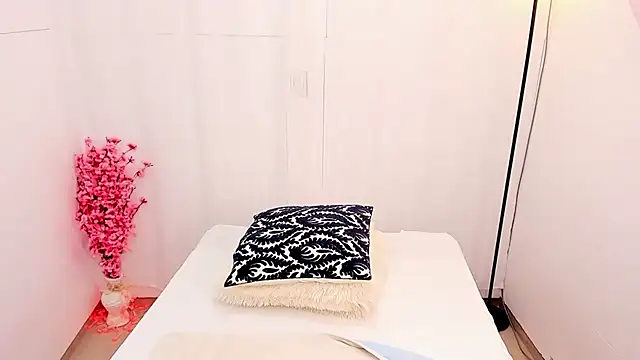 miss alhy online show from March 5, 2:12 pm