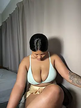 cherrybabe76 online show from February 6, 10:15 am