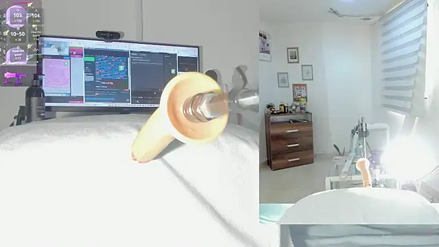 sofi velez online show from November 10, 5:01 pm