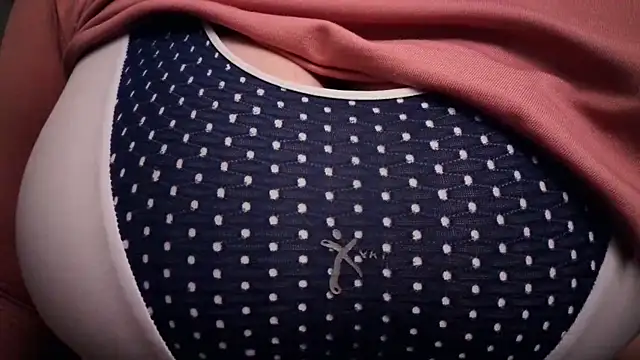 AnnyelinnaLove online show from December 14, 6:19 am