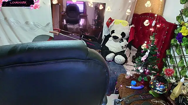 Snapshot of elektra_32 chatting on December 15, 10:18 am elektra 32 online show from December 15, 10:18 am