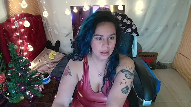 Snapshot of elektra_32 chatting on December 20, 7:12 am elektra 32 online show from December 20, 7:12 am
