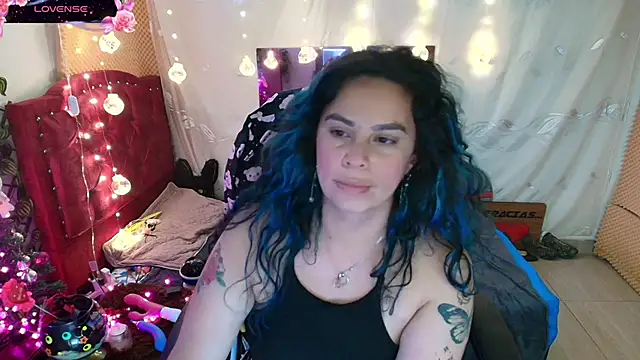 Snapshot of elektra_32 chatting on December 21, 4:19 am elektra 32 online show from December 21, 4:19 am