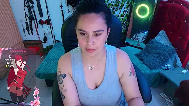 Snapshot of elektra_32 chatting on October 21, 5:19 am elektra 32 online show from October 21, 5:19 am