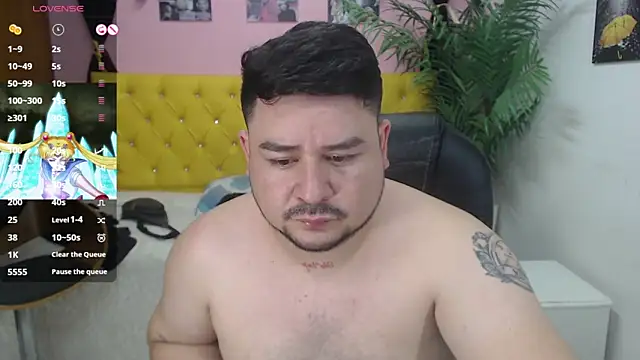 Snapshot of oso_dirty_ chatting on March 13, 5:28 pm oso dirty  online show from March 13, 5:28 pm