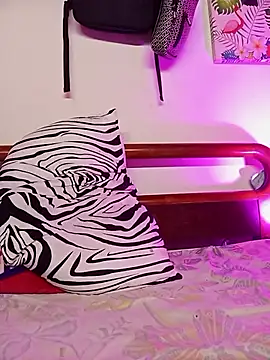 Snapshot of iamxandertv chatting on December 16, 1:16 pm iamxandertv online show from December 16, 1:16 pm