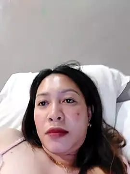 Snapshot of MissKitty31 chatting on October 4, 5:05 am MissKitty31 online show from October 4, 5:05 am