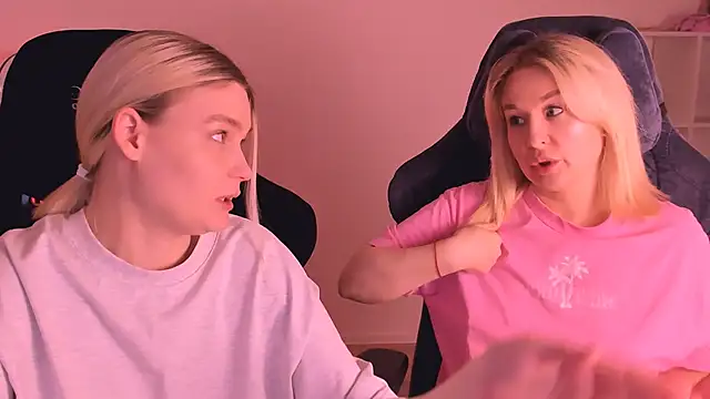 hotblonds online show from January 3, 6:57 pm