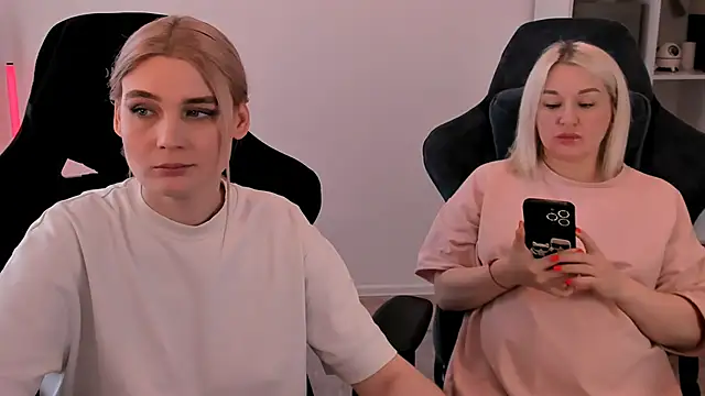 hotblonds online show from March 7, 9:29 am