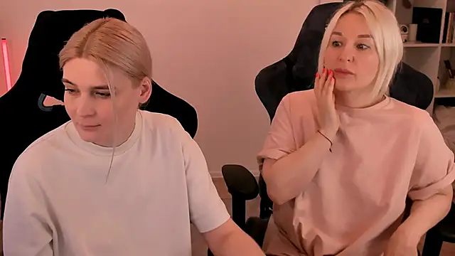 hotblonds online show from March 8, 2:30 pm