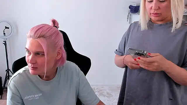 hotblonds online show from September 27, 10:53 am