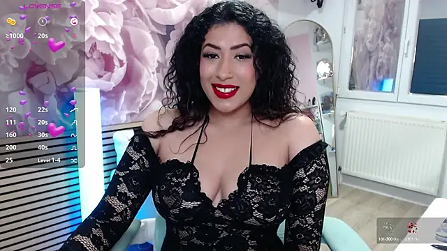 Snapshot of elettra_love chatting on October 18, 11:44 am elettra love online show from October 18, 11:44 am