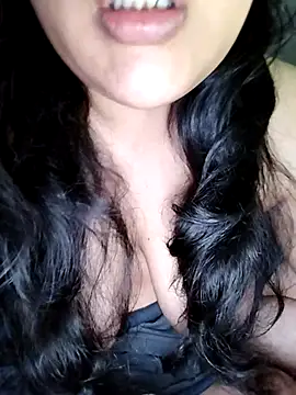 Annerae online show from March 15, 8:04 pm