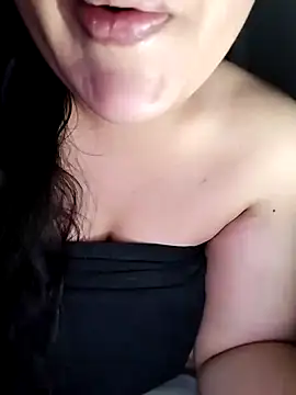 Annerae online show from April 19, 3:33 pm