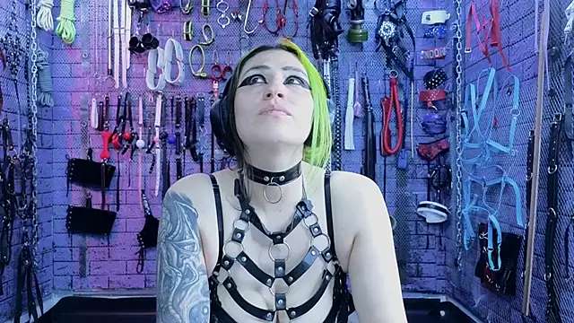 PANDORANEZZ online show from March 8, 8:55 am