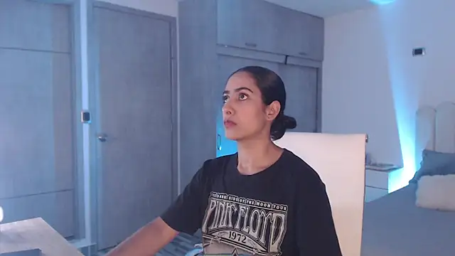 Brown skin11 online show from March 18, 11:09 pm