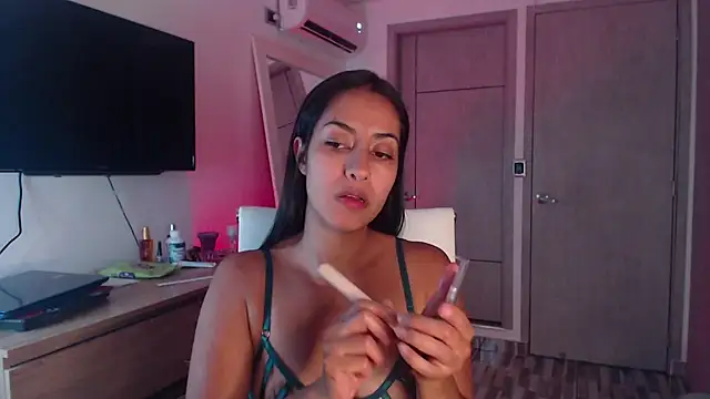 Brown skin11 online show from October 14, 9:04 pm