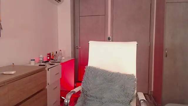 Brown skin11 online show from April 16, 9:39 pm