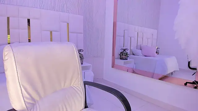 Snapshot of Meghan_stonne_ chatting on October 25, 6:57 pm Meghan stonne online show from October 25, 6:57 pm