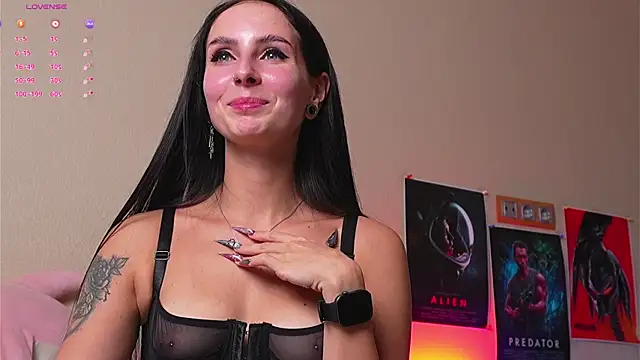 Snapshot of YaraAveiri chatting on November 29, 9:34 am YaraAveiri online show from November 29, 9:34 am