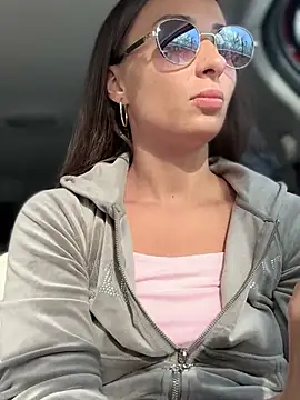 Snapshot of YOUR-KARINA chatting on December 19, 6:34 am YOUR-KARINA online show from December 19, 6:34 am