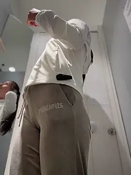 Snapshot of YOUR-KARINA chatting on December 28, 6:39 am YOUR-KARINA online show from December 28, 6:39 am