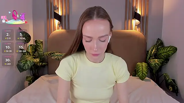 Snapshot of Kira_Quinn chatting on November 13, 7:29 am Kira Quinn online show from November 13, 7:29 am