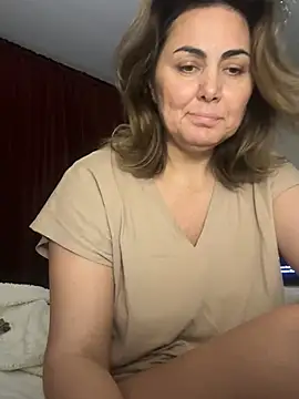 Snapshot of Emma_roqueen chatting on May 10, 9:53 pm Emma roqueen online show from May 10, 9:53 pm