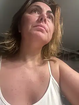 Snapshot of Emma_roqueen chatting on May 28, 9:45 pm Emma roqueen online show from May 28, 9:45 pm